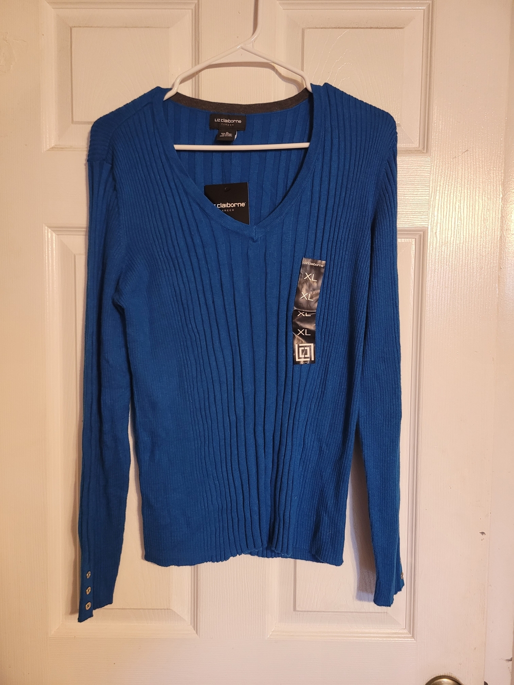 Liz Claiborne Women's Blue Ribbed V-Neck Sweater - XL